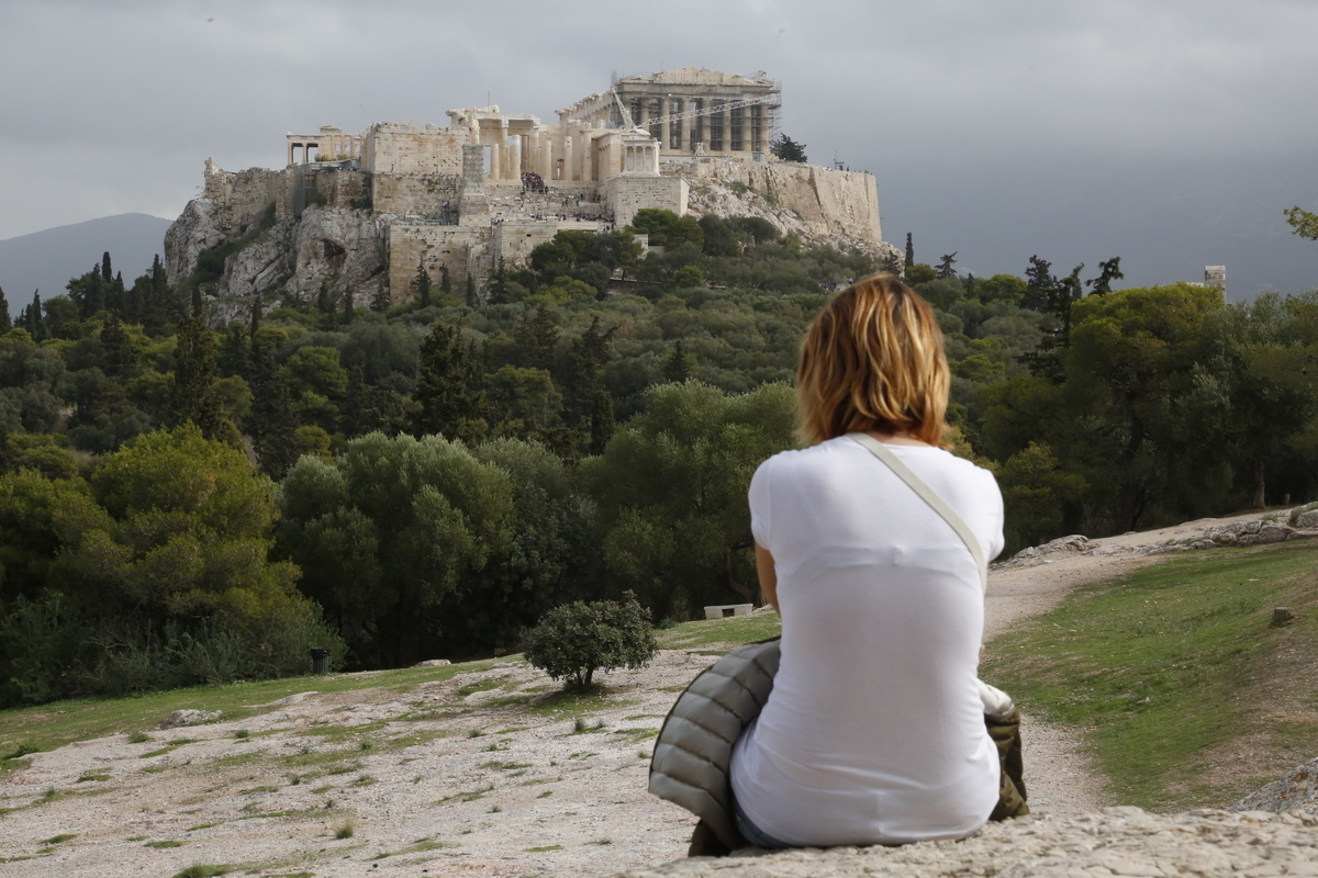 Μόνο έτσι θα βλέπετε αύριο την Ακρόπολη - Από μακριά