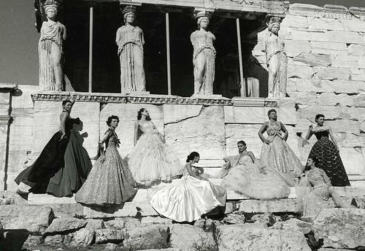 Η φωτογράφιση του Dior και οι γυμνές χορεύτριες στον Παρθενώνα [pics]