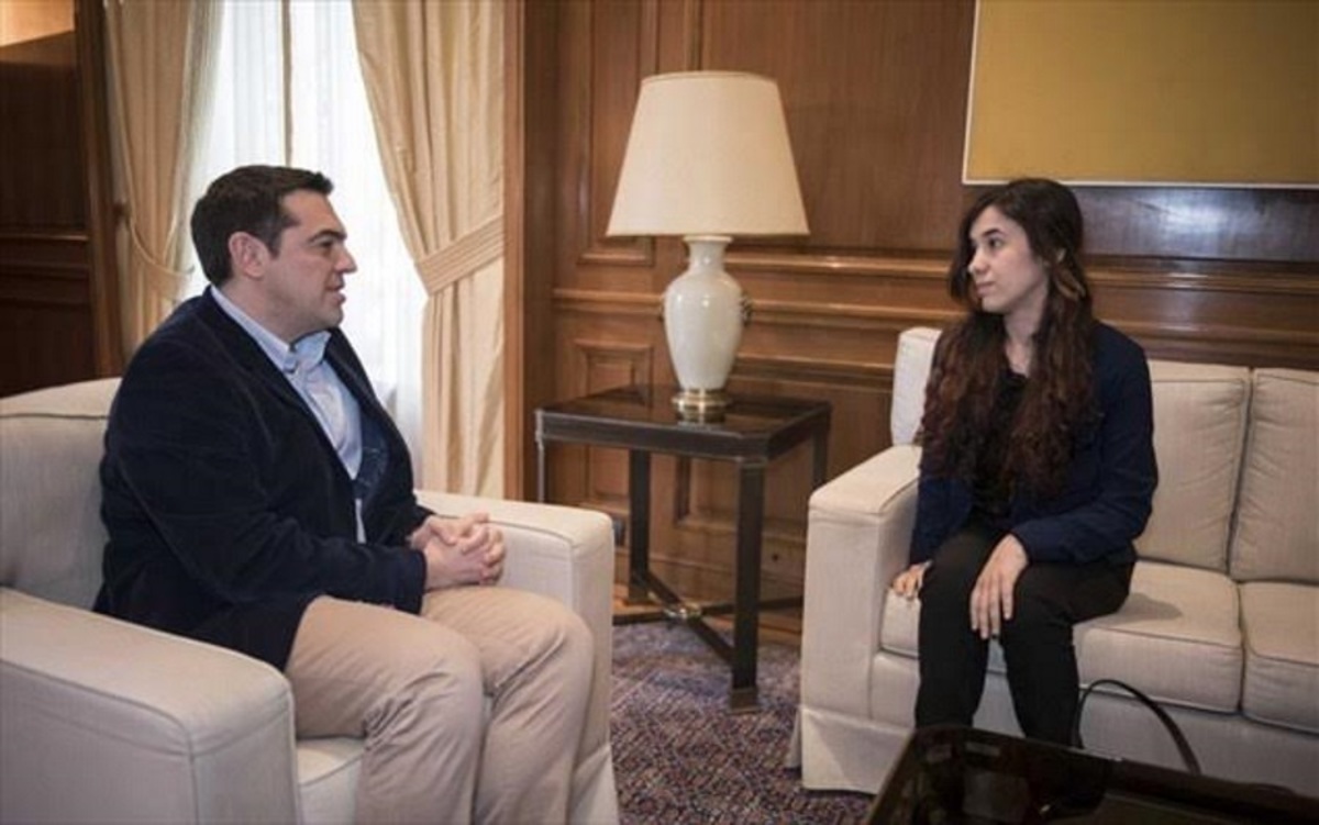 Μία ακτιβίστρια πέρασε το κατώφλι του Μαξίμου