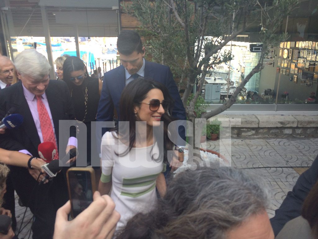 Αμάλ Αλαμουντίν: «Θα τα καταφέρουμε» – Τι έφαγε και τι ήπιε στο Βαρούλκο – Όλο το παρασκήνιο