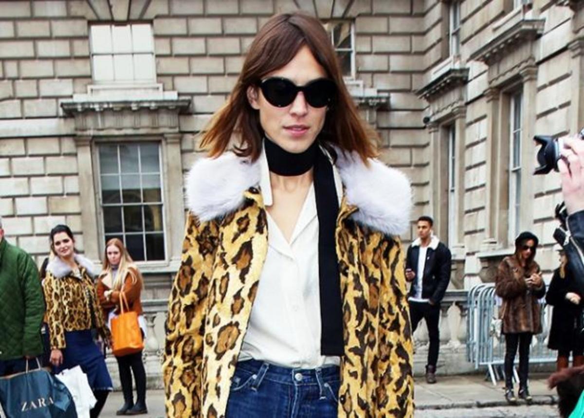 Η Alexa Chung έχει εμμονή με ένα αξεσουάρ. Με ποιο;