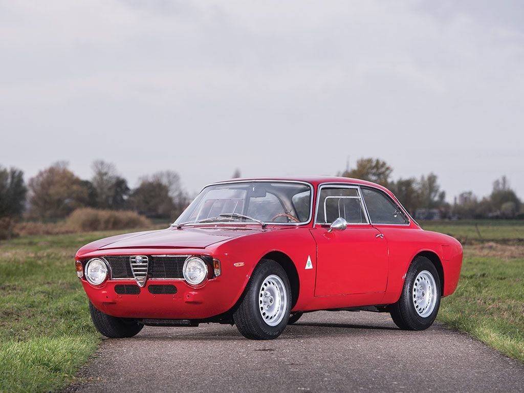 Για πωρωμένους Alfisti, προς πώληση μια γνήσια Alfa Romeo Giulia Sprint GTA του 1965 [pics]