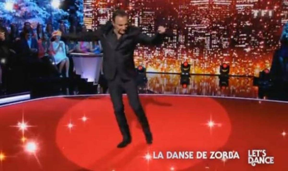 O Νίκος Αλιάγας είναι… δεινός χορευτής! Δες τον να χορεύει από Disco μέχρι συρτάκι!