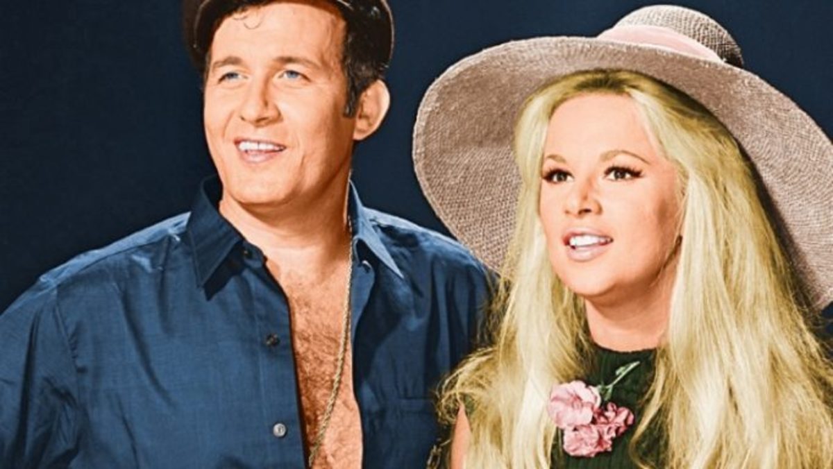 Το σπάνιο βίντεο με Βουγιουκλάκη – Παπαμιχαήλ από την Πρωτοχρονιά του 1969 στην Στησιχόρου!