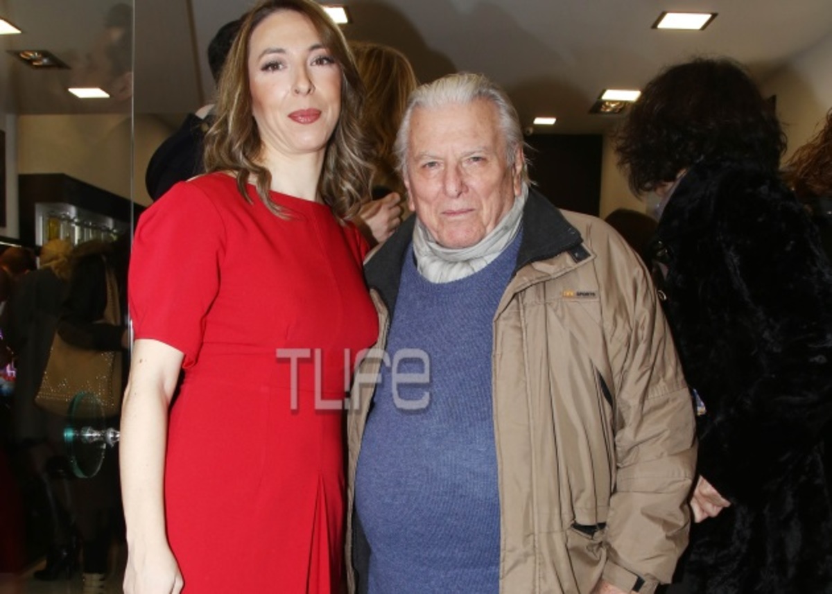Αλίκη Κατσαβού: Επίσημη εμφάνιση στον 3ο μήνα της εγκυμοσύνης και τον Κώστα Βουτσά στο πλευρό της!