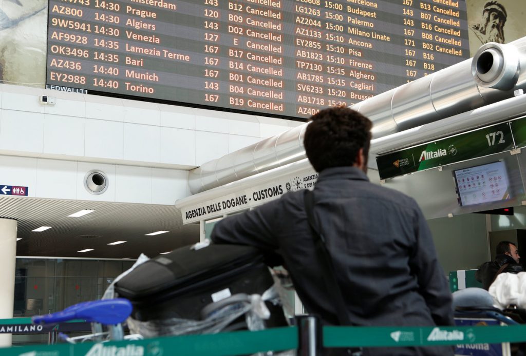 Καταρρέει η Alitalia – Ακυρώθηκε σήμερα το 60% των πτήσεων!