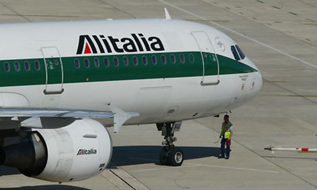 Απολύσεις ετοιμάζει η Alitalia