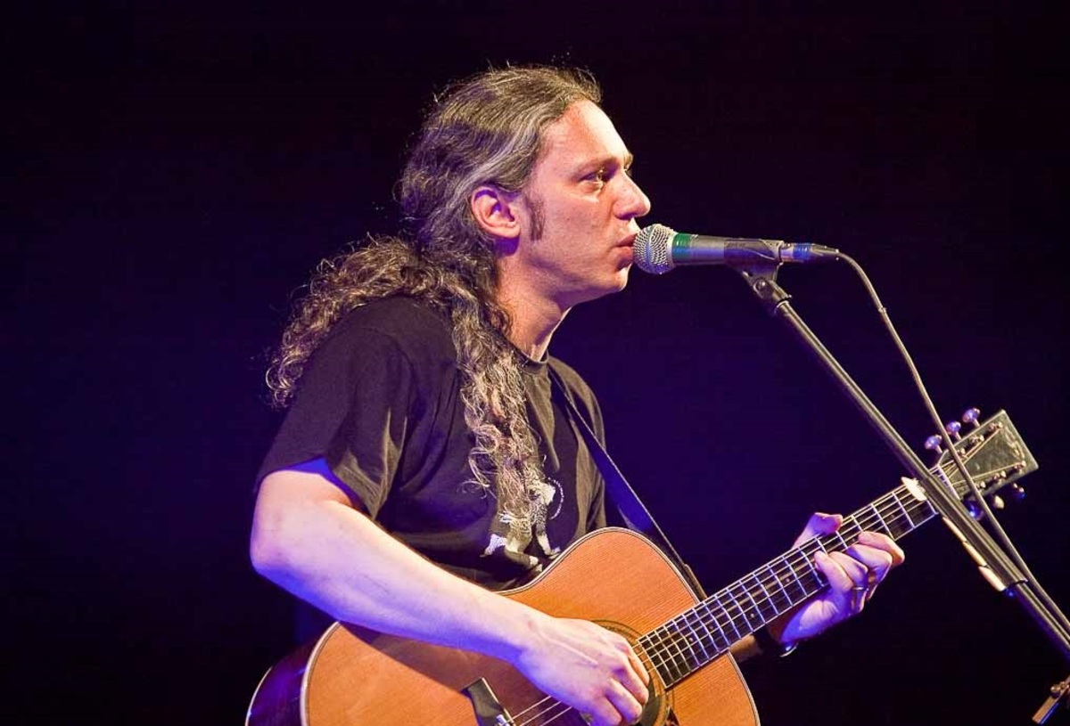 Δείτε τον Αλκίνοο Ιωαννίδη με κοντά μαλλιά!