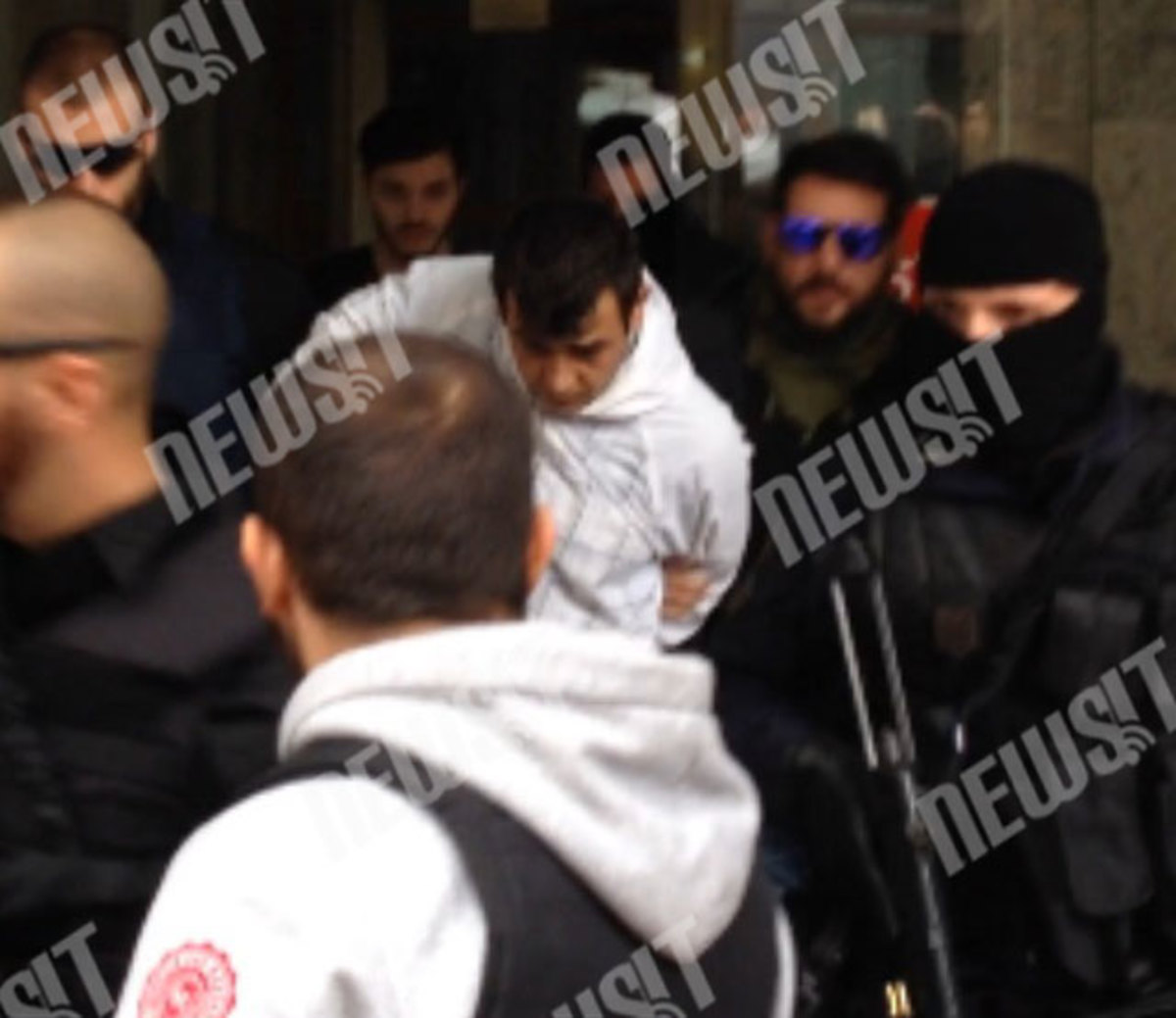 Νέα συγκλονιστική μαρτυρία για το Μικρολίμανο – «Ψύχραιμος και αποφασισμένος ο 31χρονος δράστης – Φώναζε “πουτ@@@ς θα σας σκοτώσω για να με θυμάστε”»