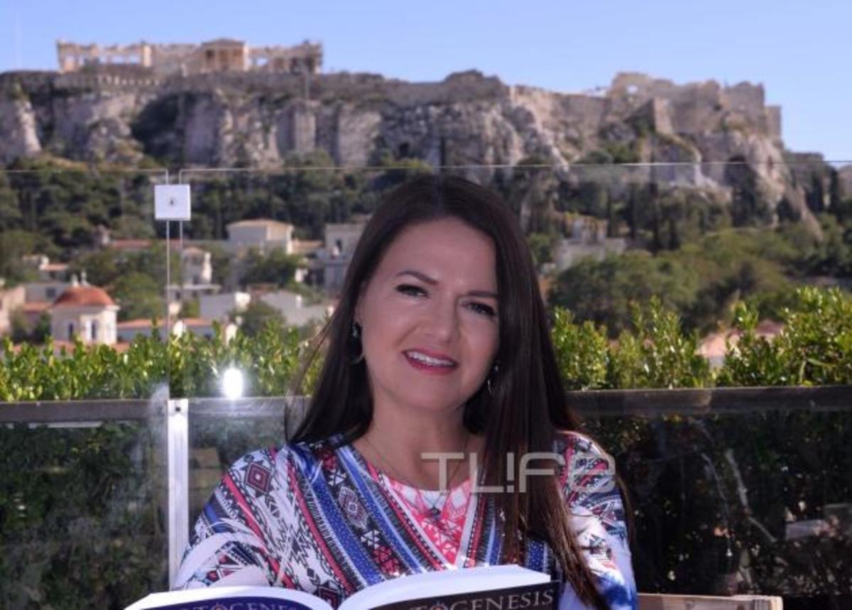 Alysia Helming: Η απίστευτη ιστορία της  συγγραφέα που λάτρεψε την Ελλάδα και εμπνεύστηκε από τον Κώστα Μαρτάκη! [pics]