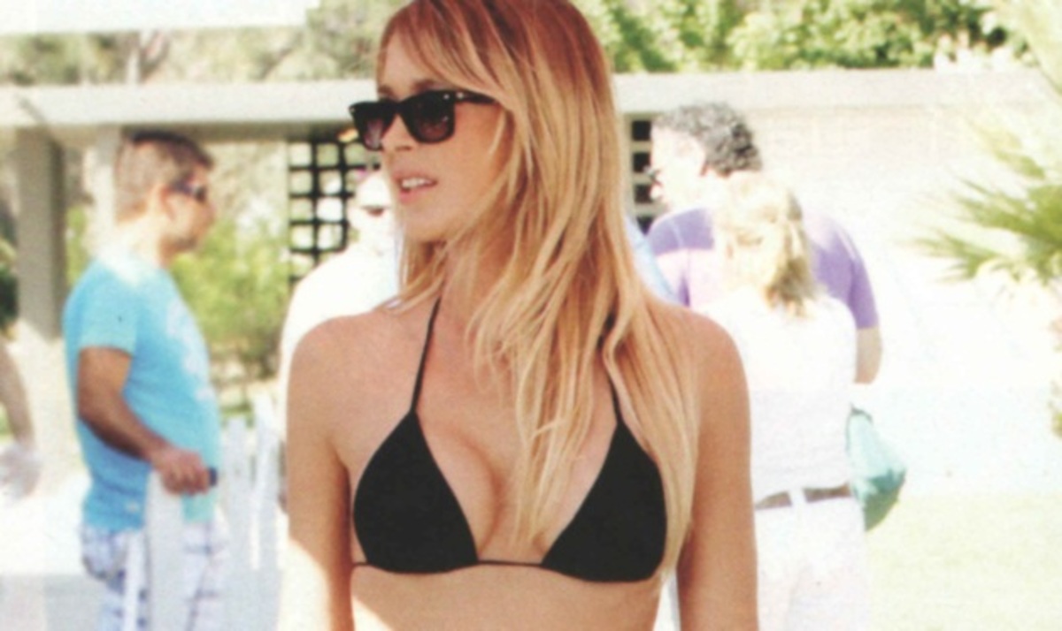 Αμαρυλλίς: Σέξι εμφάνιση στην παραλία!