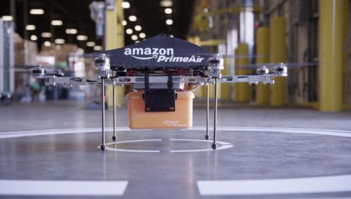Η Amazon πήρε άδεια για μεταφορές προϊόντων με drones