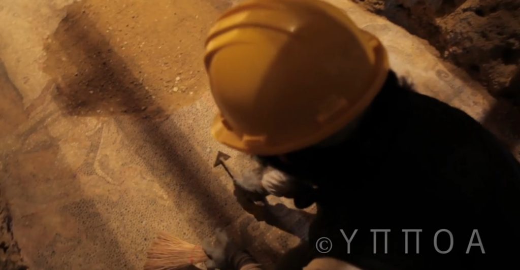 Αμφίπολη: Εκπληκτικές φωτογραφίες! Καρέ – καρέ οι ανασκαφές στον αρχαίο τάφο