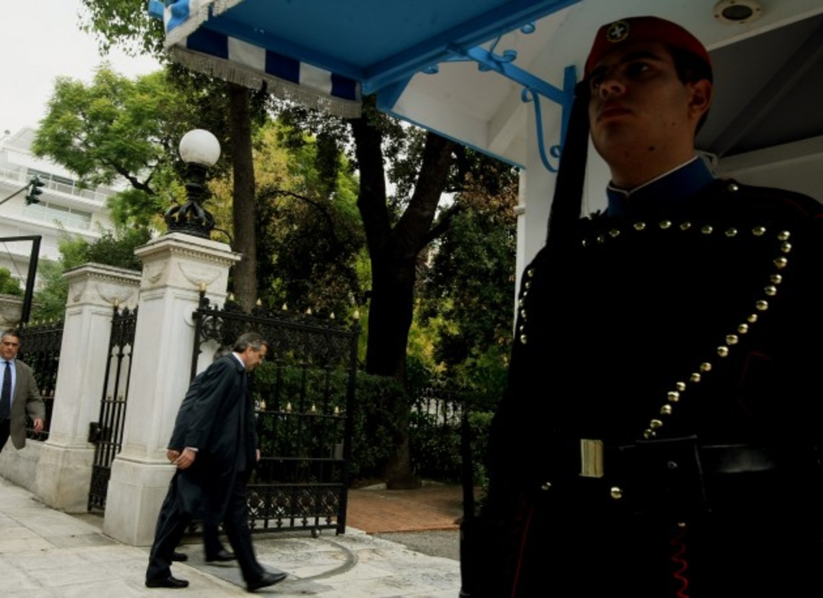 Βγαίνει Πρόεδρος κλείνει εργοστάσιο της αμυντικής βιομηχανίας!