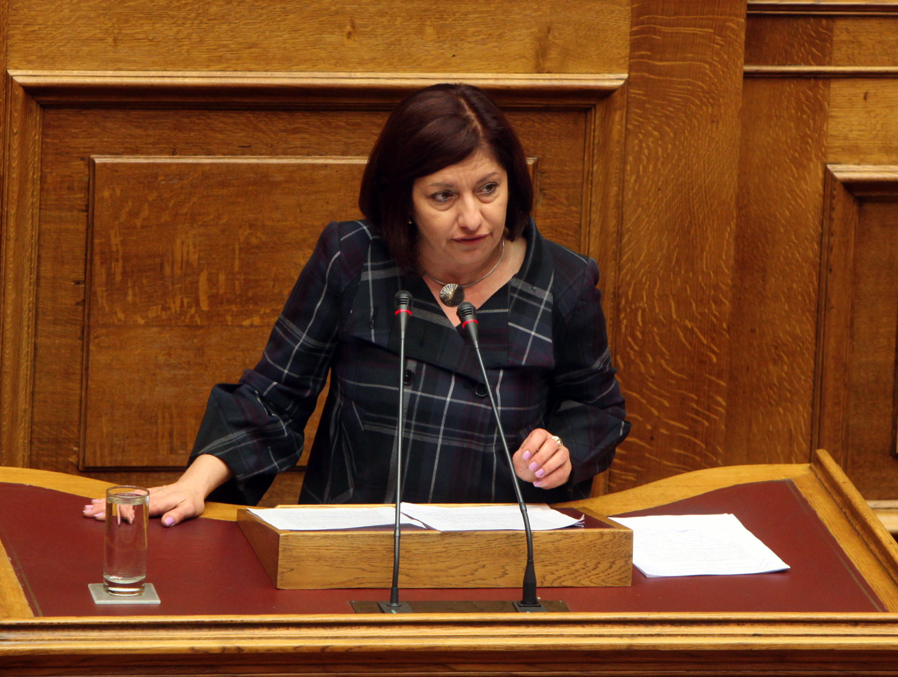 Νέες κόντρες για τις δηλώσεις Αμμανατίδου ότι το ευρώ δεν είναι φετίχ
