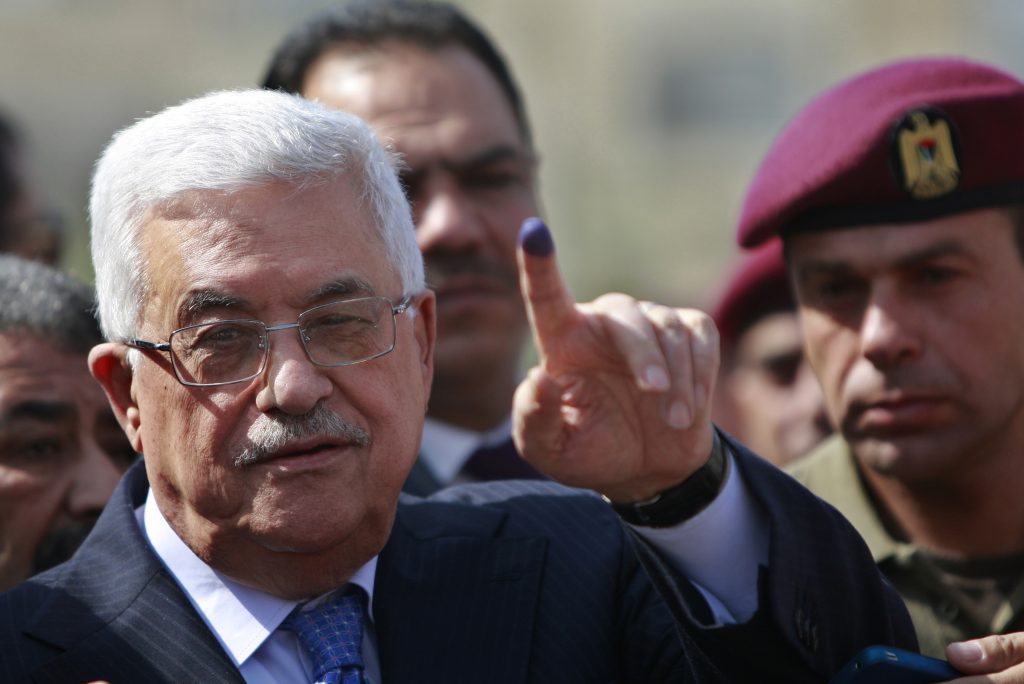 Το Ισραήλ προτείνει την “ανατροπή” του Αμπάς εάν αναγνωριστεί η Παλαιστίνη