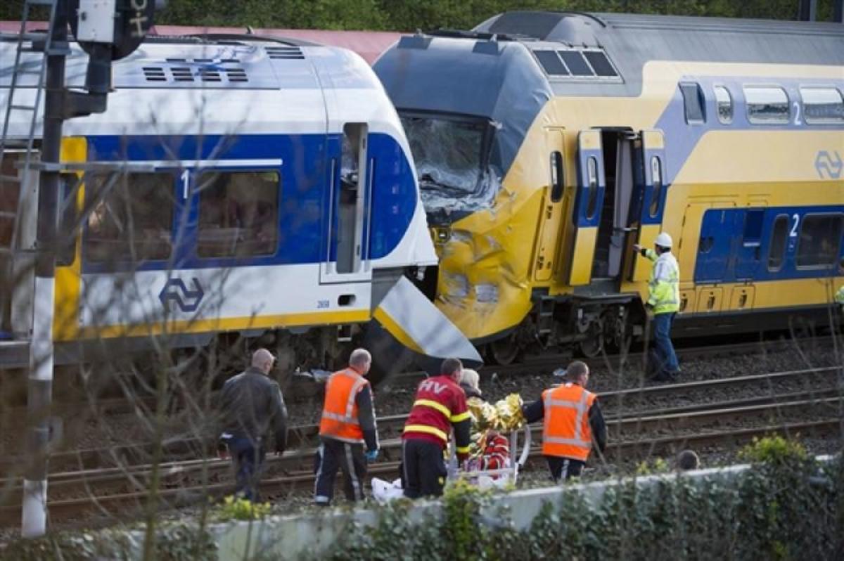 Έρευνα για την σύγκρουση των τρένων στην Ολλανδία – 20 σοβαρά τραυματίες