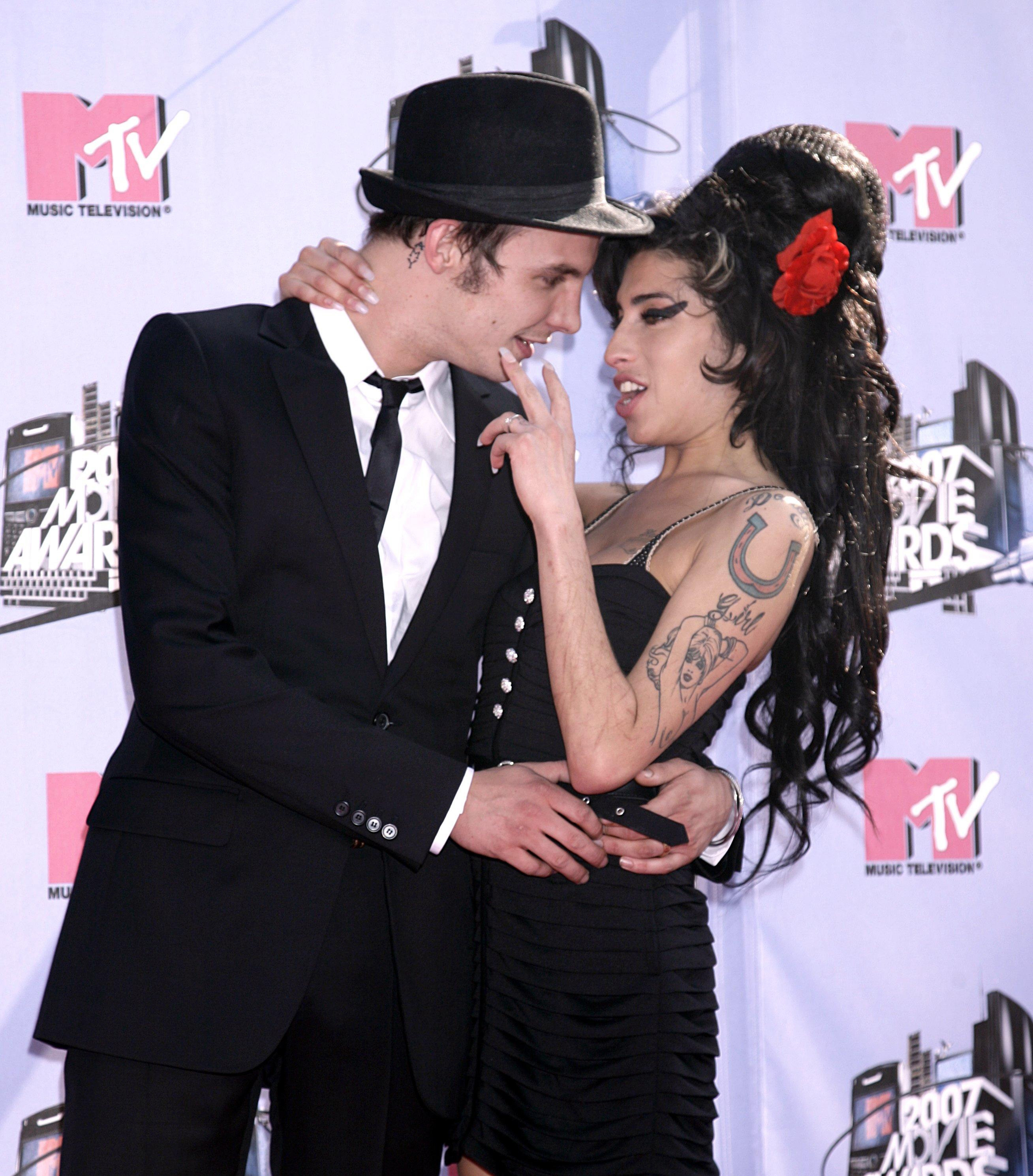H Amy Winehouse αρραβωνιάστηκε τον…πρώην άντρα της!
