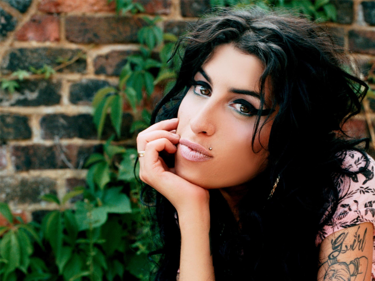 Κατέρρευσε …ξανά στο σπίτι της η Amy Winehouse!