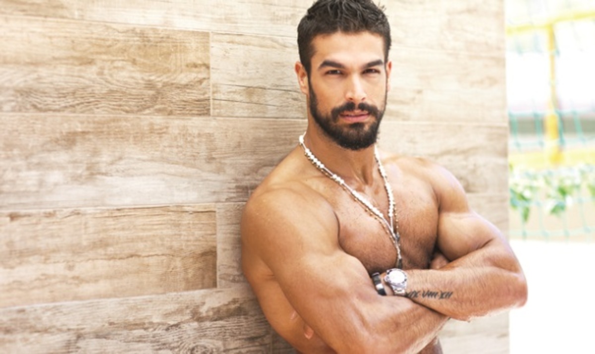 Νίκος Αναδιώτης! Τον φλερτάρουν ακόμη κι όταν βγάζει το μωρό του βόλτα με το καρότσι