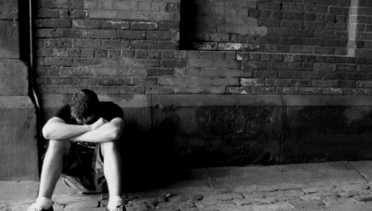 Πρόληψη μιας αυτοκτονίας – Δείτε τα σημάδια πριν γίνουν πράξη