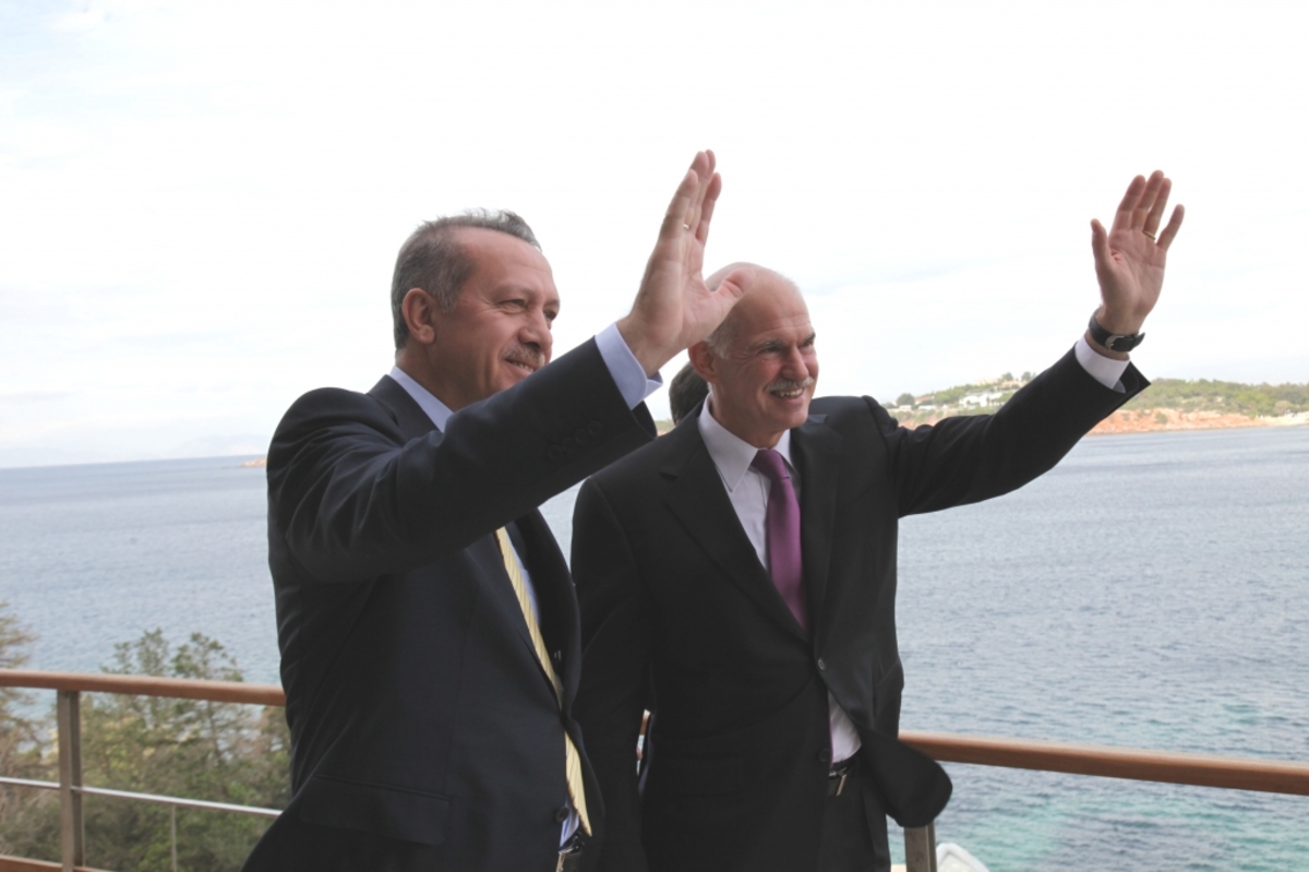 Πρόσκληση Ερντογάν σε Παπανδρέου