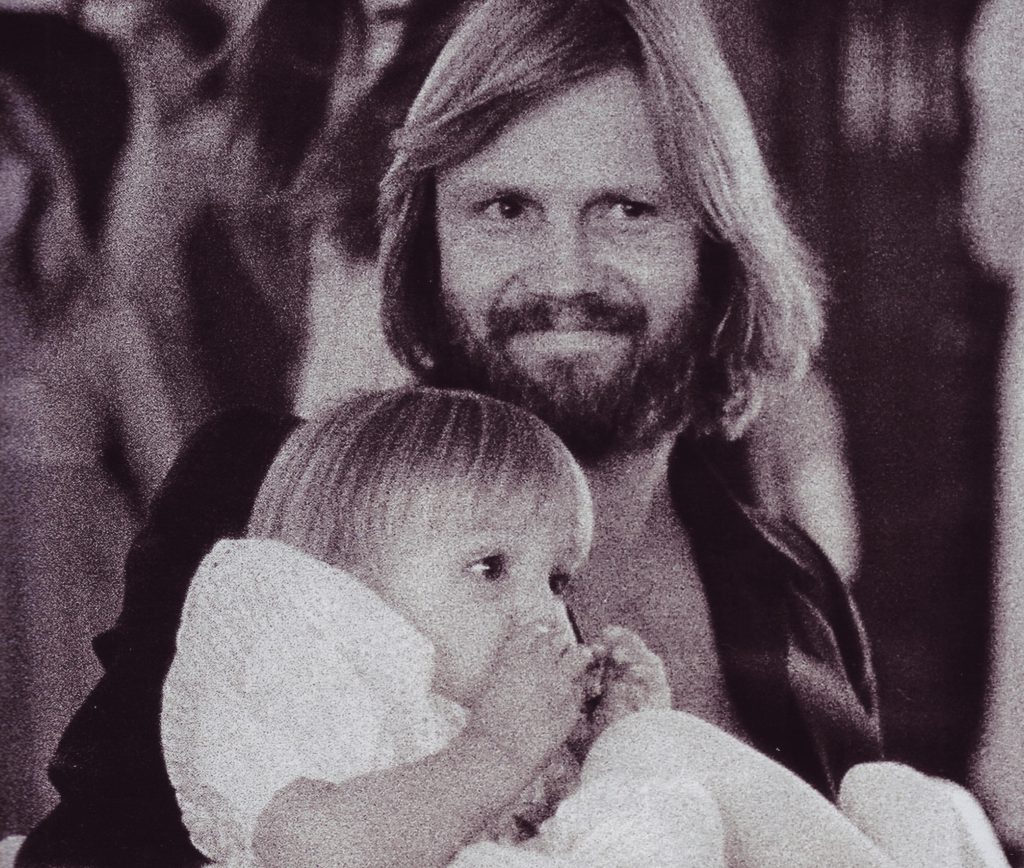 Ο ηθοποιός Γ.Βόιτ με την κόρη του Αντζελίνα πριν 30 χρόνια