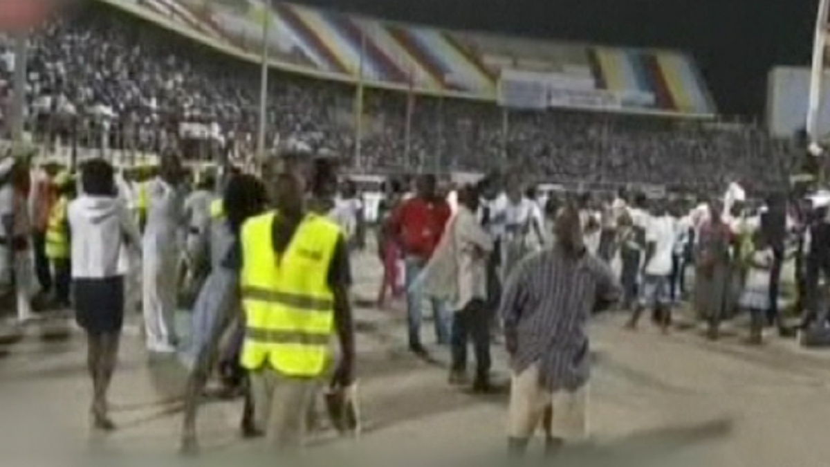 Θρίλερ στην είσοδο σταδίου – 16 άνθρωποι ποδοπατήθηκαν και σκοτώθηκαν (ΒΙΝΤΕΟ)