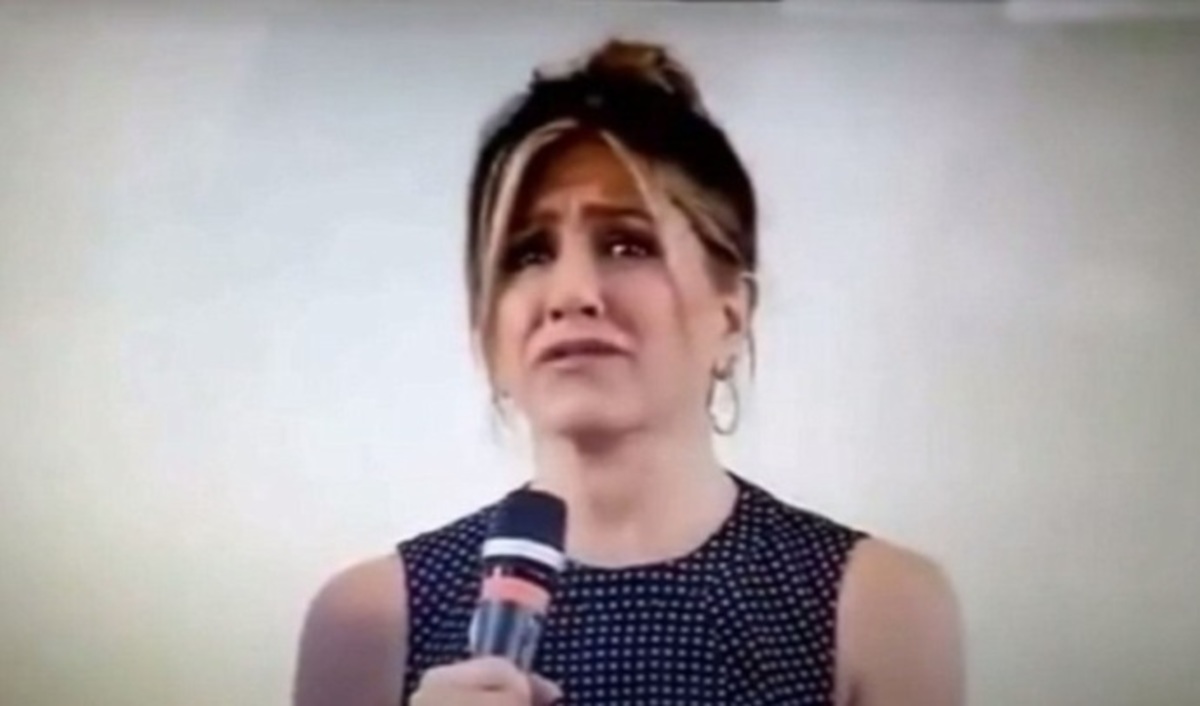 Η προσωπική ερώτηση που έκανε την Jennifer Aniston να ξεσπάσει σε δάκρυα