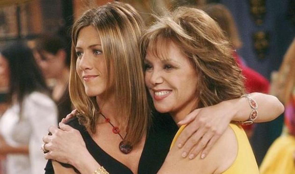 Πυρ και μανία έγινε η μάνα της Jennifer Aniston! Δεν την κάλεσαν στο γάμο