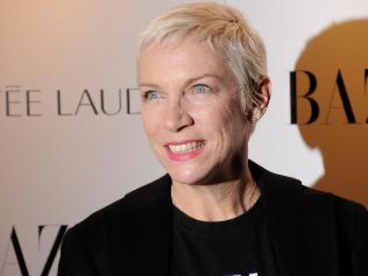 Παντρεύτηκε τρίτη φορά η Αννι Λένοξ!