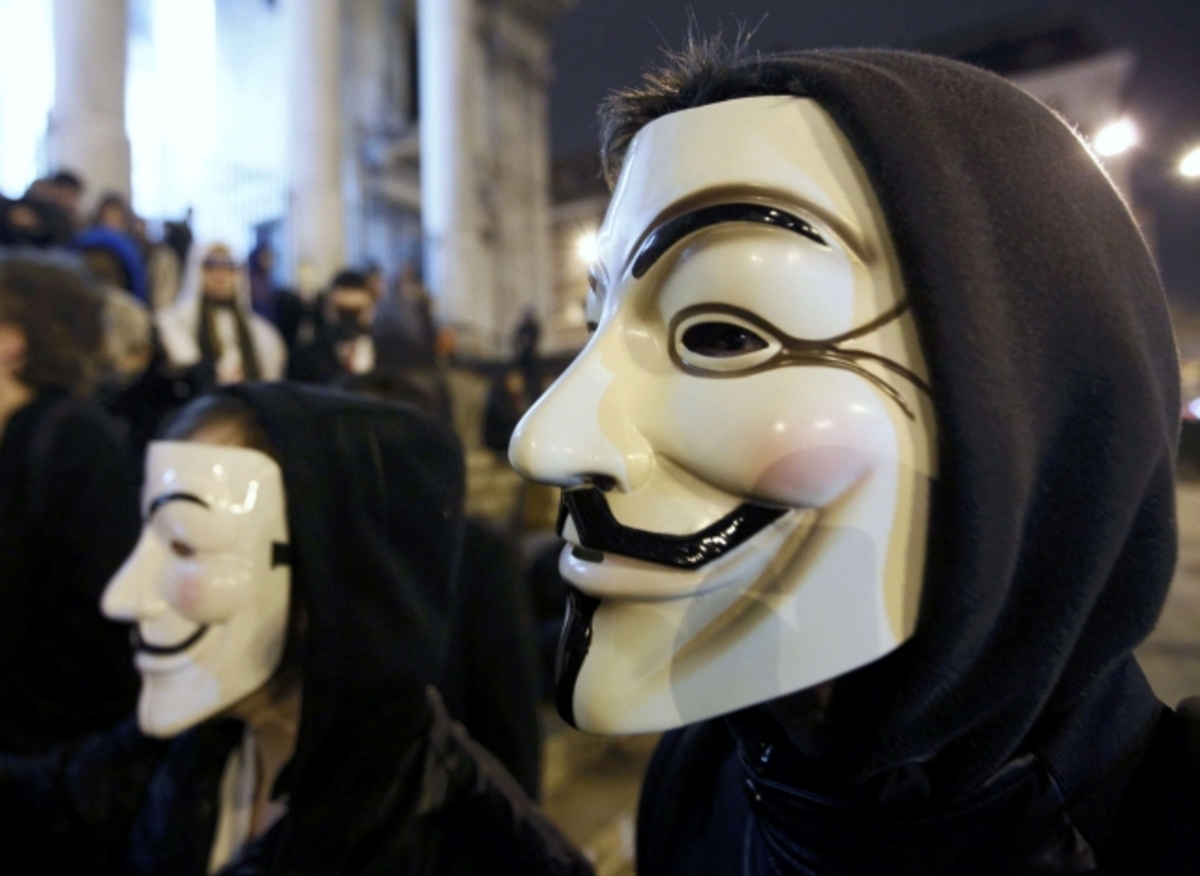 Οι συλλήψεις δεν θα αφανίσουν τους Anonymous!