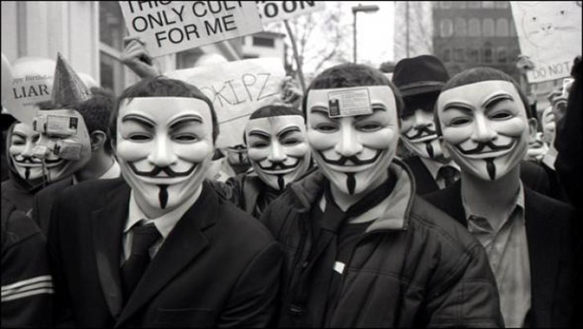 H ομάδα hacker Anonymous, στο πλευρό των Ελλήνων!