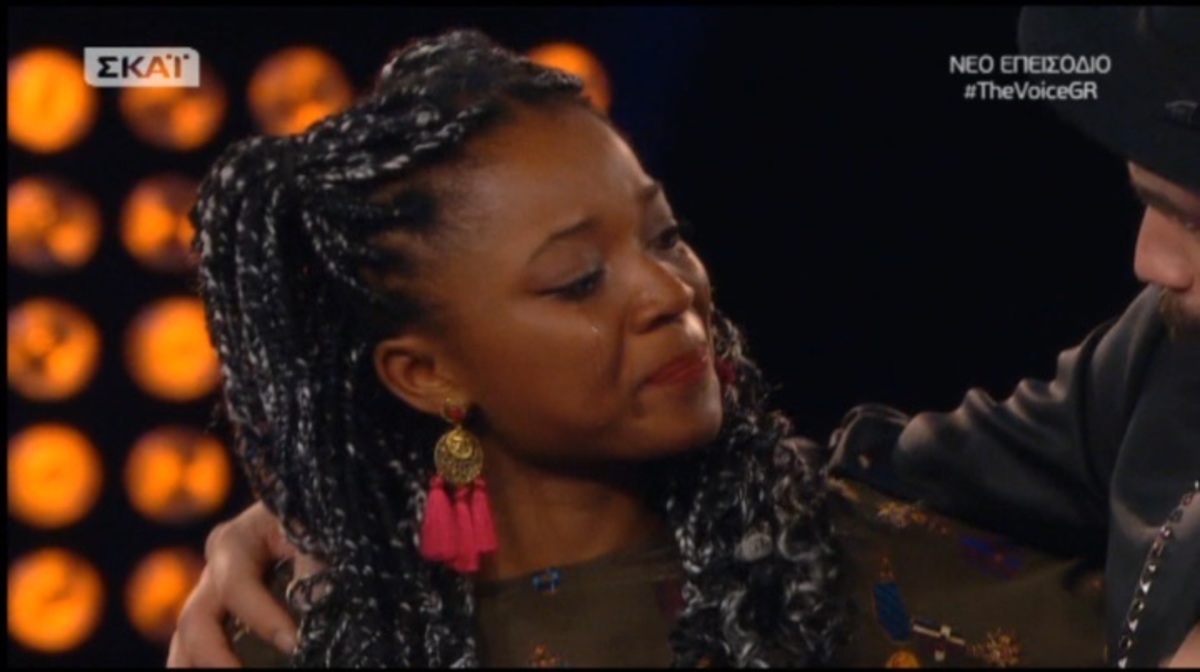 “Λύγισε” στη σκηνή του Voice το γλυκό κορίτσι από τη Νιγηρία!