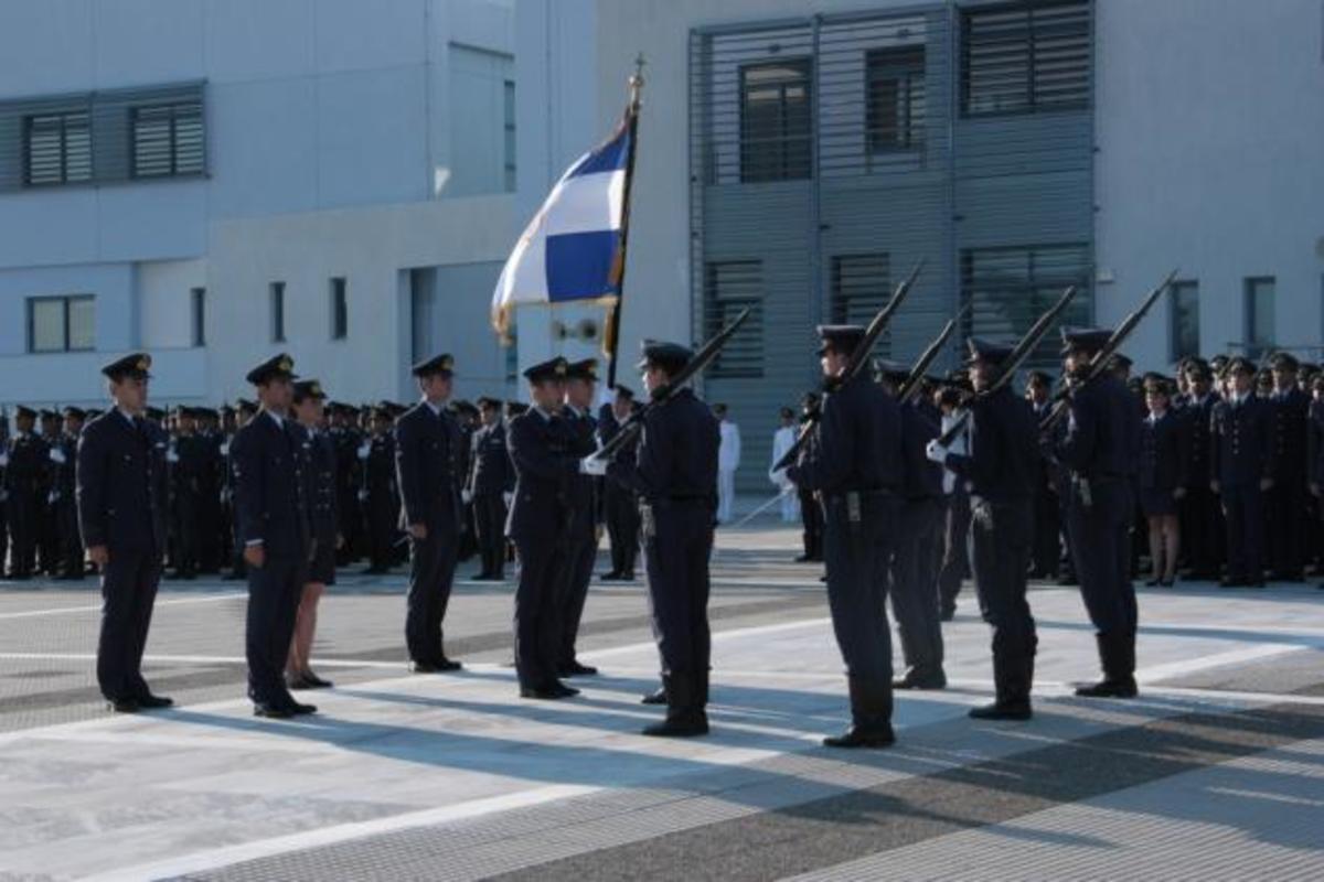 ΦΩΤΟ: Τελετή ορκομωσίας νέων ανθυποσμηναγών