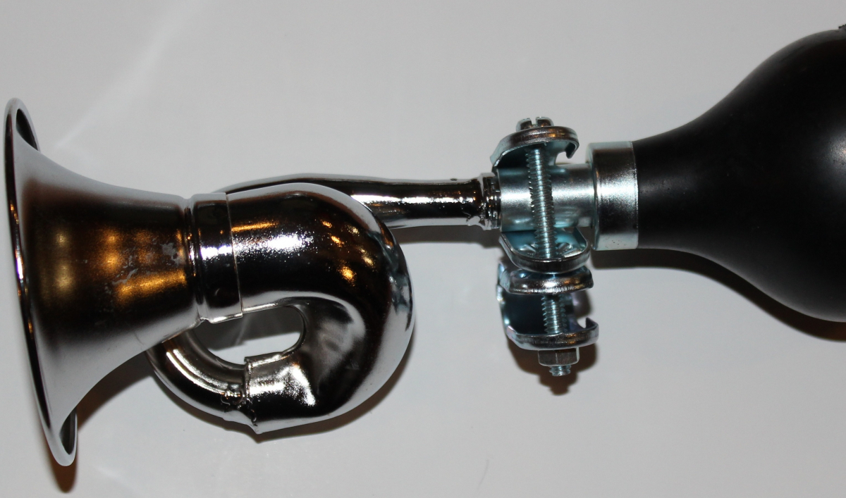 Πασίγνωστος Έλληνας ηθοποιός έδωσε 100 χιλιάδες ευρώ για αντίκα!