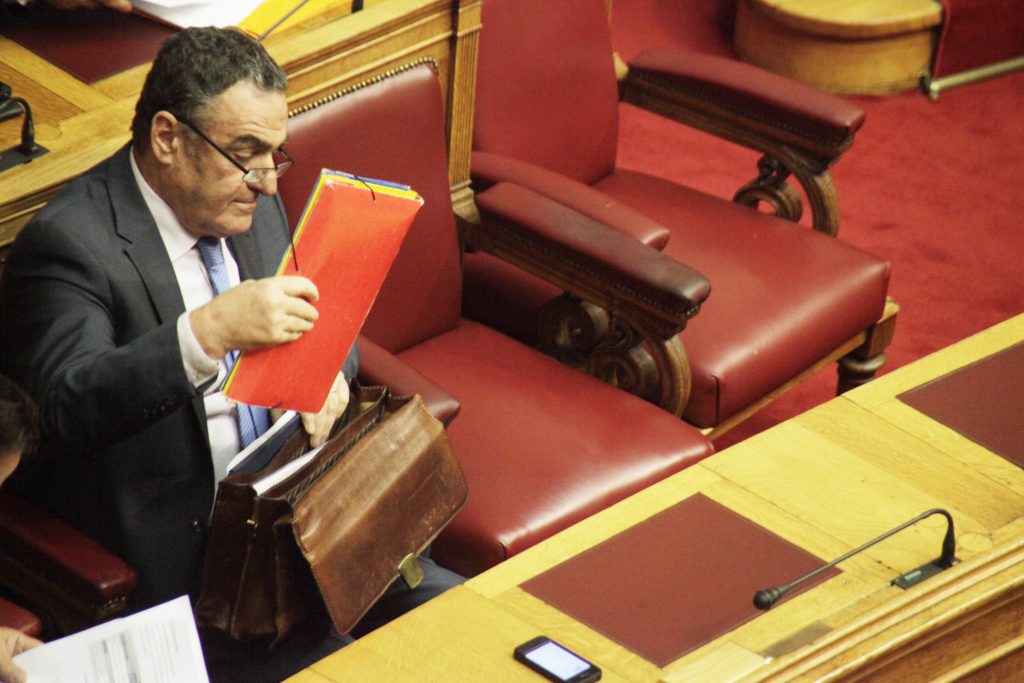 Ψηφίστηκε το αντιρατσιστικό με διαφοροποιήσεις από ΑΝ.ΕΛ και ΔΗΜΑΡ