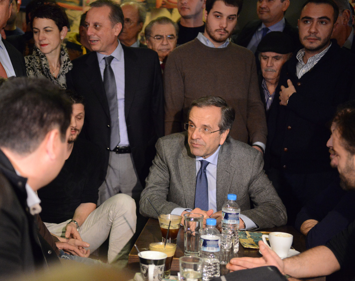 Εκλογές 2015: Το μπλοκάκι του Σημίτη έβγαλε ο Σαμαράς