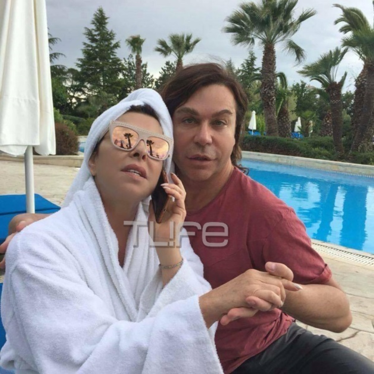 Άντζελα Δημητρίου: Ποζάρει με μπουρνούζι και ετοιμάζει σειρά κοσμημάτων που θα δούμε στο show του Τρύφωνα Σαμαρά! Φωτογραφίες