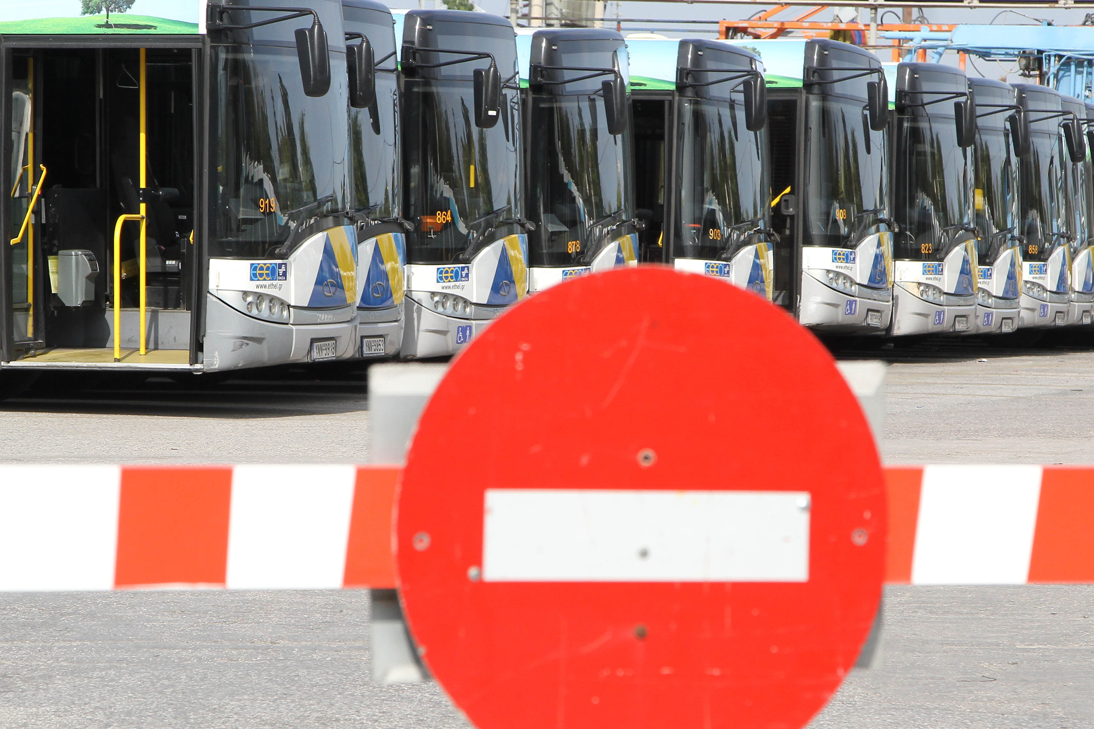Εργαζόμενοι λεωφορείων στο NewsIt: «Ας έρθουν να επιτάξουν κι εμάς» – Συνεδριάζουν για το μέλλον της απεργίας