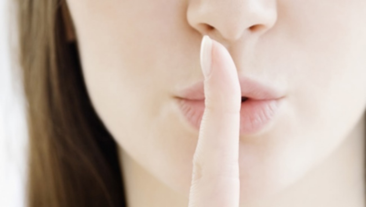 Infographic: Πότε και γιατί επιλέγει την απιστία μία γυναίκα