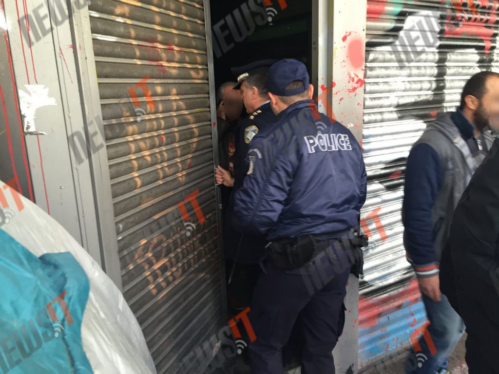 Με πριόνι στα χέρια απειλούσε να αυτοκτονήσει έξω από το υπουργείο Εργασίας