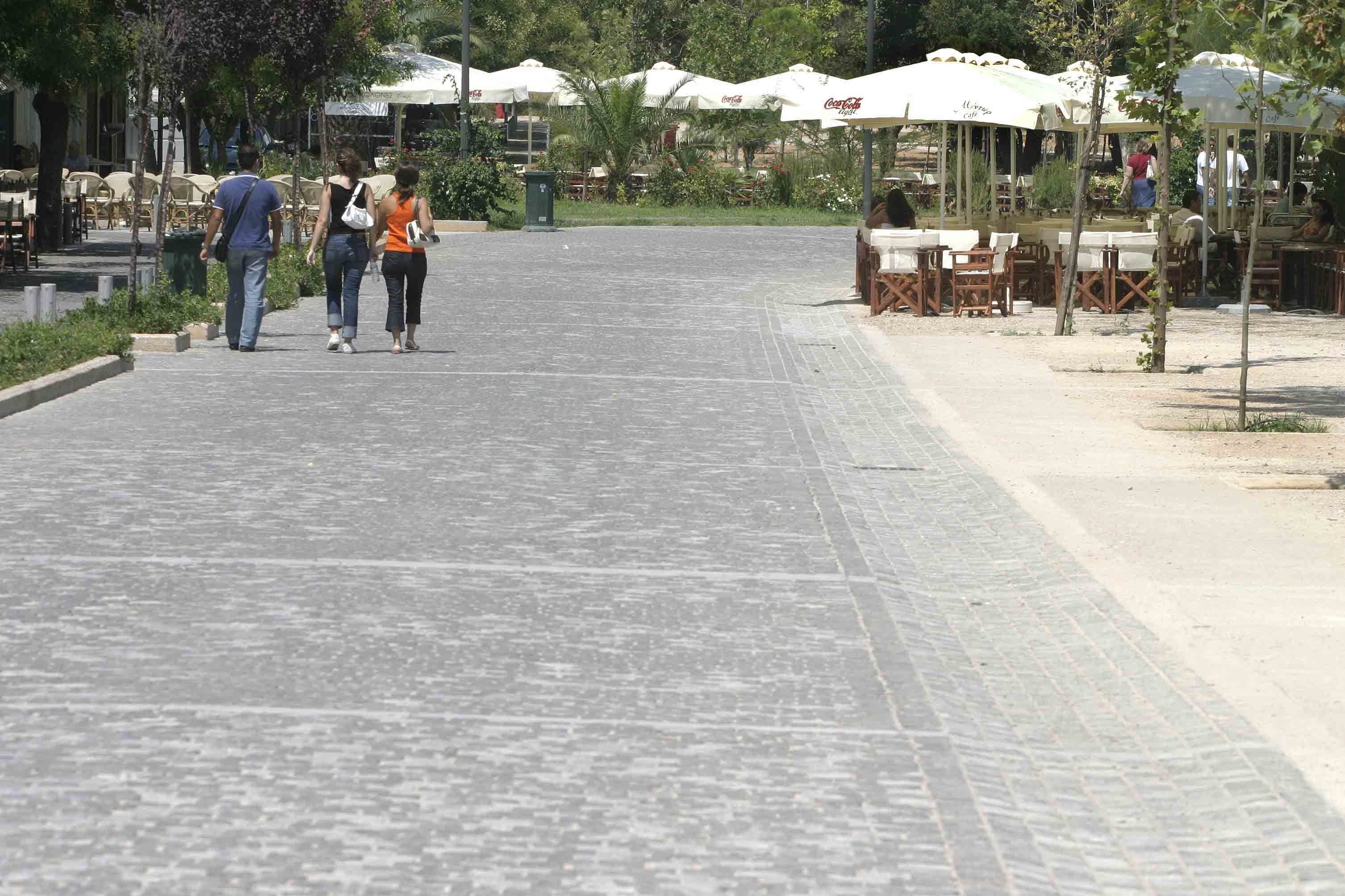 Αλλάζει όνομα η πλατεία Θησείου
