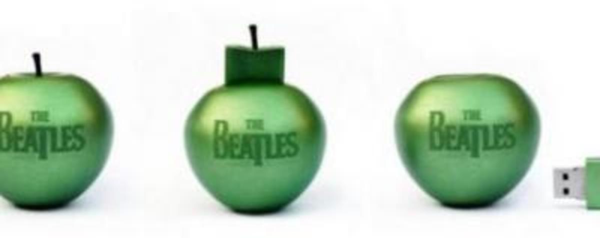 Ένα μήλο γεμάτο σκαθάρια!