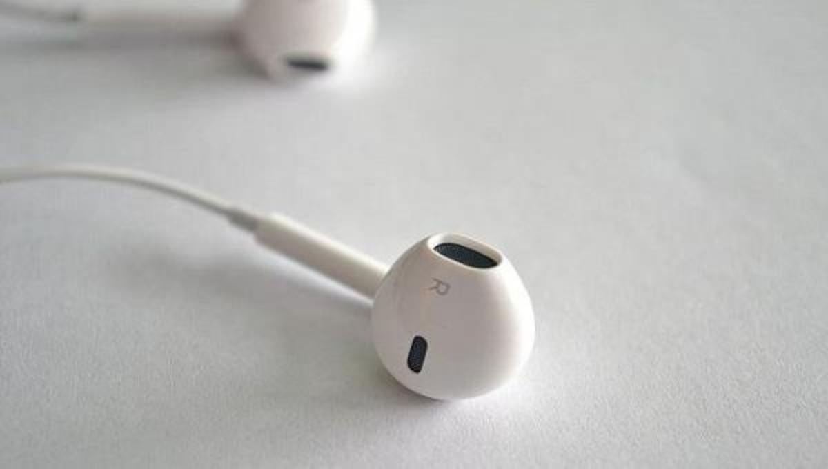 Αυτά είναι τα κόλπα που μπορεί να κάνει το handsfree του iPhone!