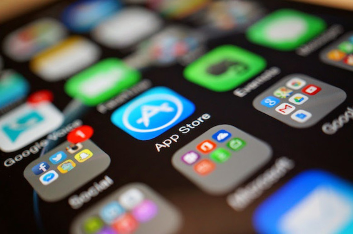 H Apple διαγράφει πάνω από 250 μολυσμένες iOS εφαρμογές που “έκλεβαν” δεδομένα