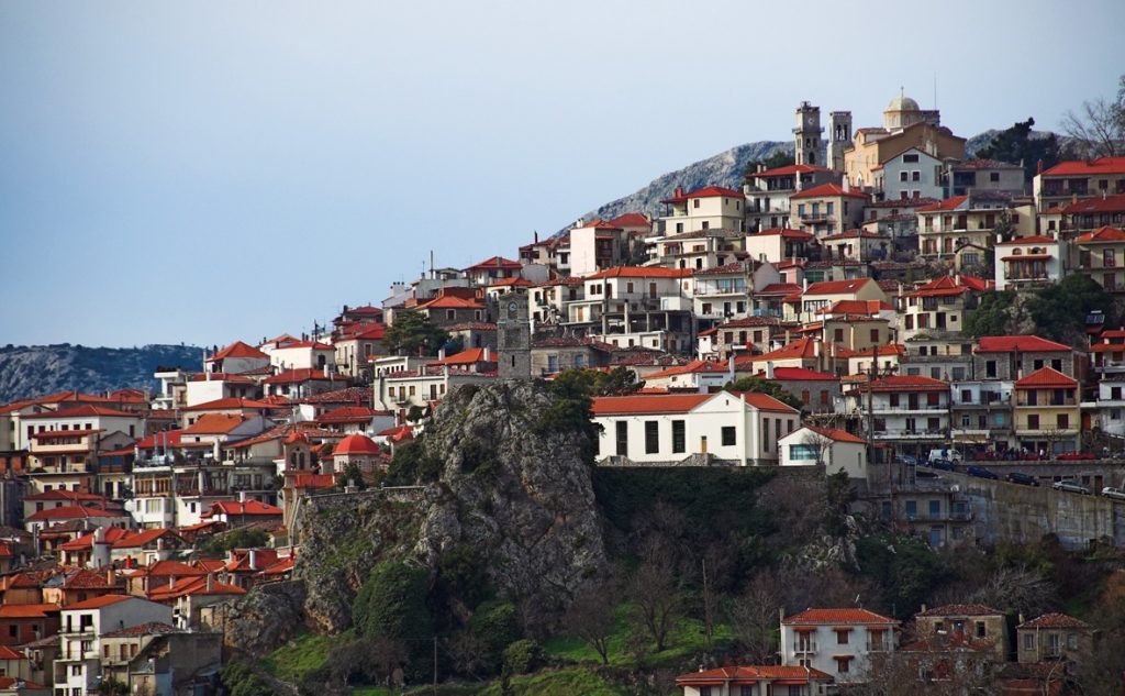 Ποιους παρουσιαστές μπορεί να συναντήσετε αυτή την ώρα στην Αράχωβα;