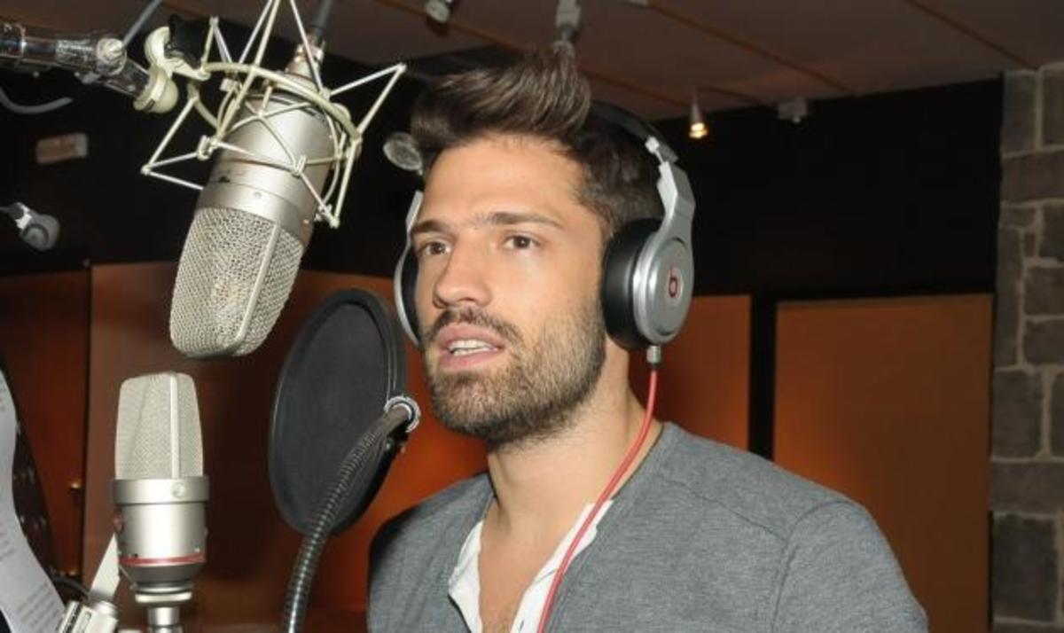 Κ. Αργυρός: Ηχογραφεί στο studio τα νέα του τραγούδια. Φωτογραφίες