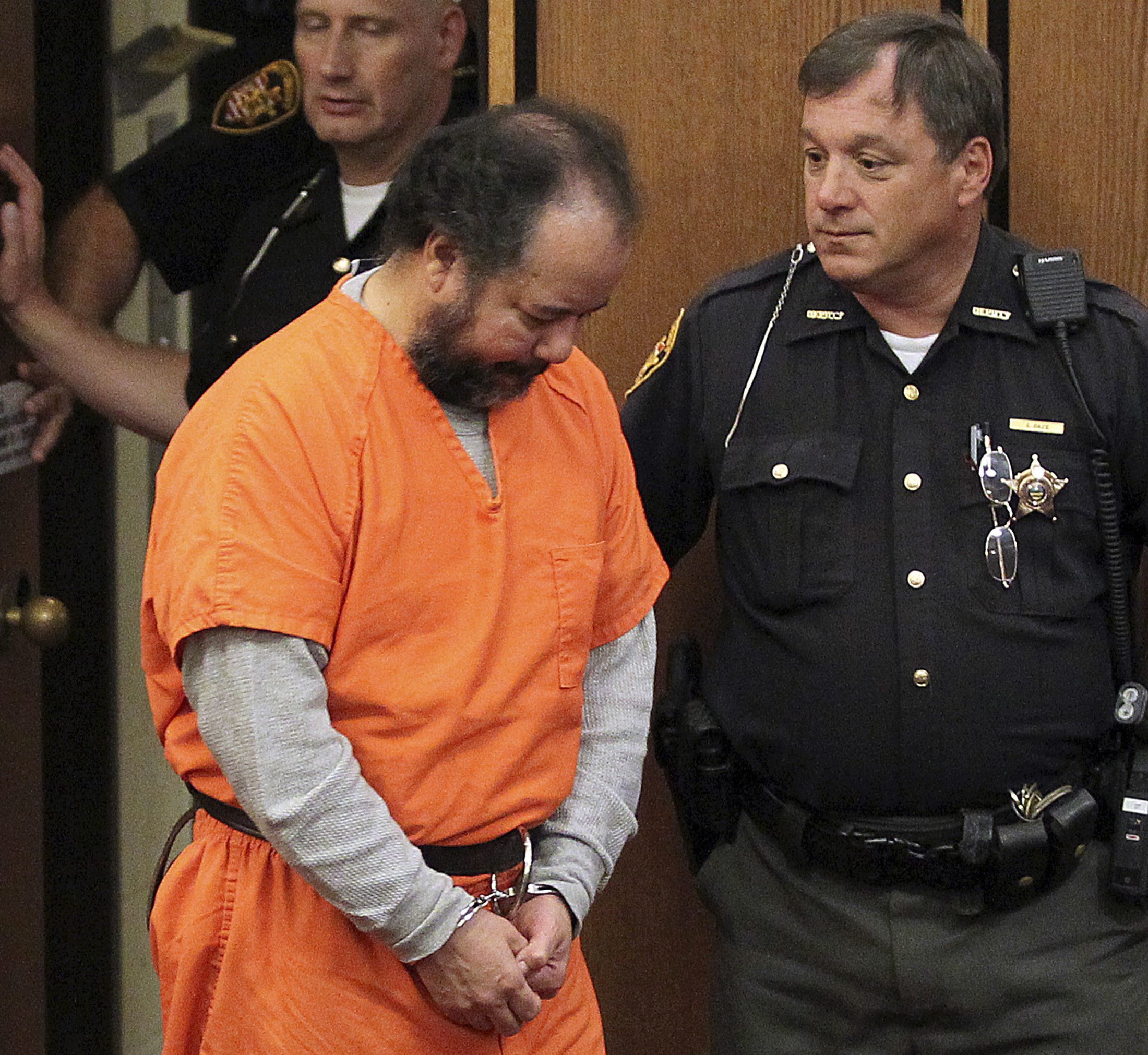 Γλιτώνει τη θανατική ποινή ο 53χρονος που κρατούσε αιχμάλωτες και βίαζε 3 κοπέλες επί χρόνια στο Οχάιο