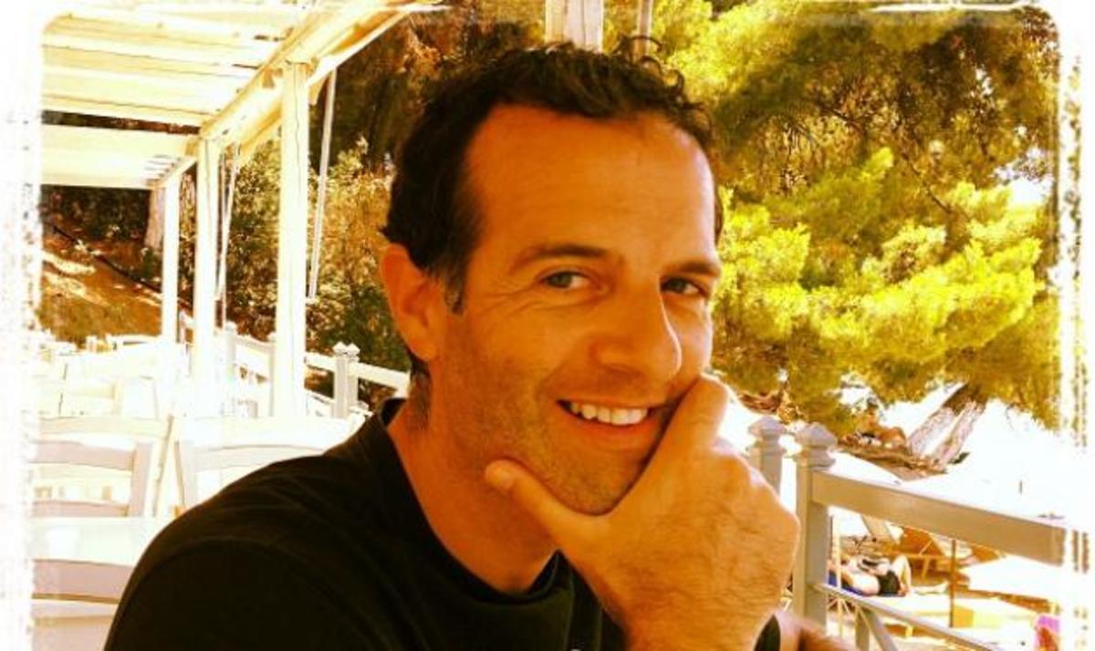 Θρήνος για τον Άρη Καβατζίκη – Σήμερα η νεκροψία του αδελφού του